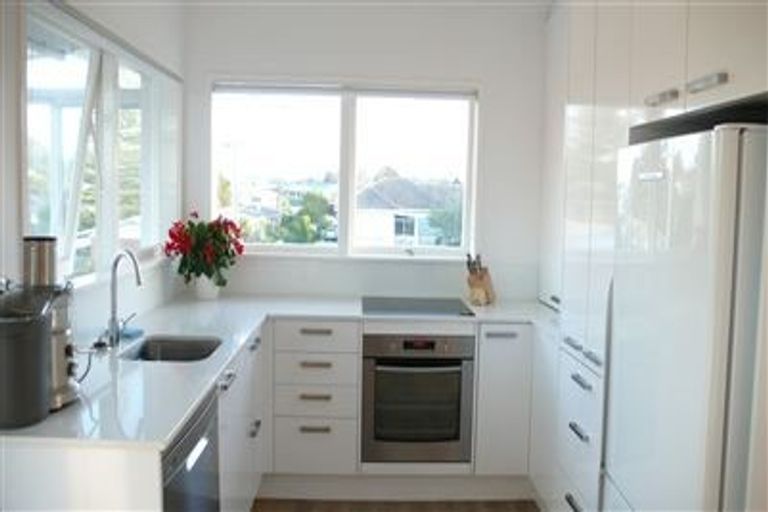 Photo of property in 1/21 Waterloo Road, Milford, Auckland, 0620