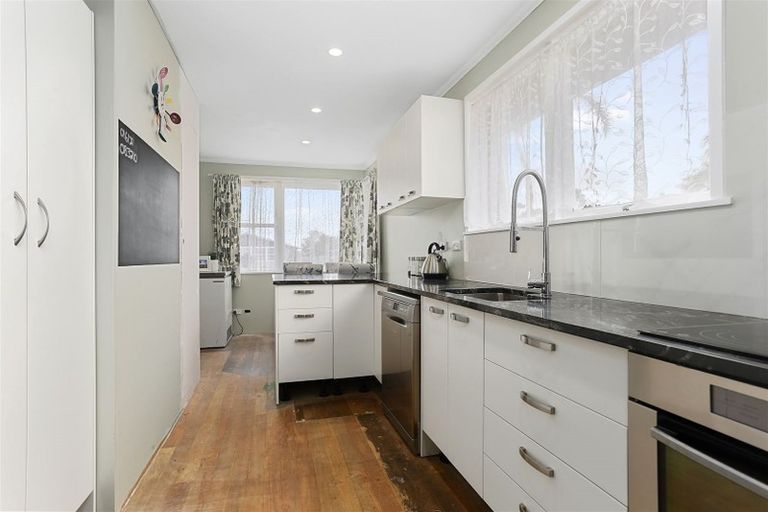 Photo of property in 99 Cargill Street, Papakura, 2110