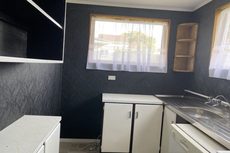 Photo of property in 2/52 Butterworth Drive, Glendene, Auckland, 0602