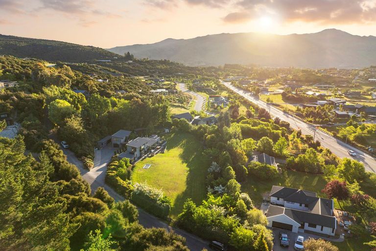 Photo of property in 691 Aubrey Road, Albert Town, Wanaka, 9305