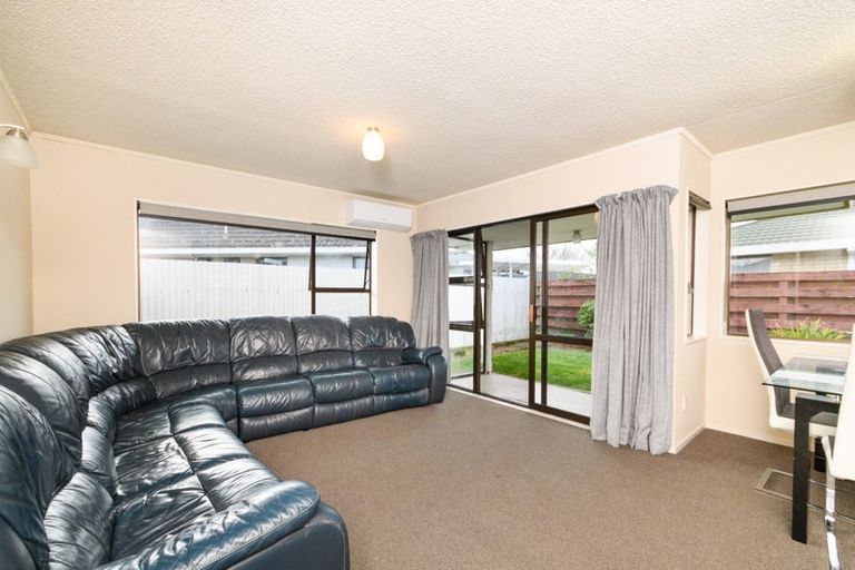 Photo of property in 2/99 Vogel Street, Roslyn, Palmerston North, 4414