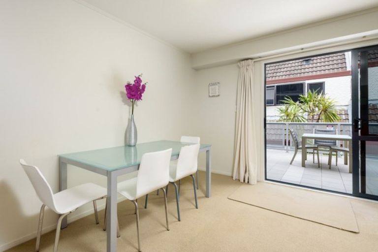 Photo of property in Atlas Apartments, 8/49 Maunganui Road, Mount Maunganui, 3116