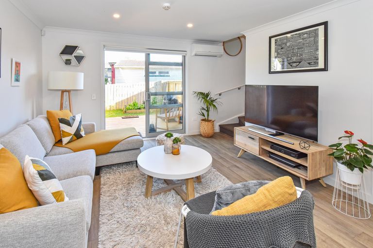 Photo of property in 8b Totara Road, Manurewa, Auckland, 2102