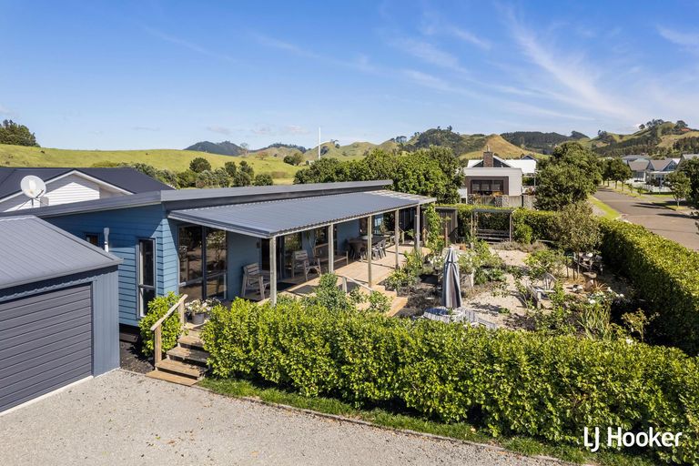 Photo of property in 27 Ocean Breeze Drive, Waihi Beach, 3611