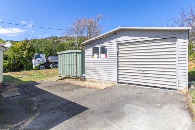 Photo of property in 92 Tremewan Street, Tawa, Wellington, 5028
