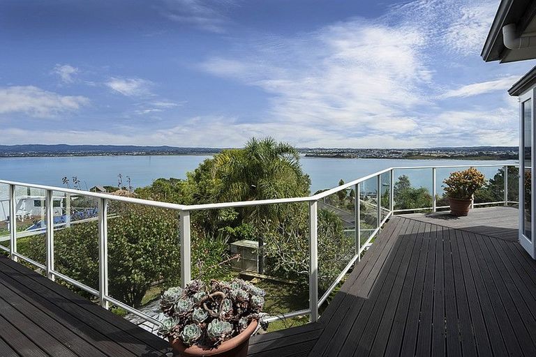 Photo of property in 41 Hadfield Street, Beach Haven, Auckland, 0626