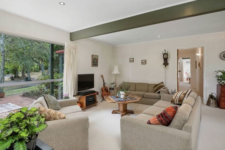 Photo of property in 5 Meanda Gardens, Sunnyhills, Auckland, 2010