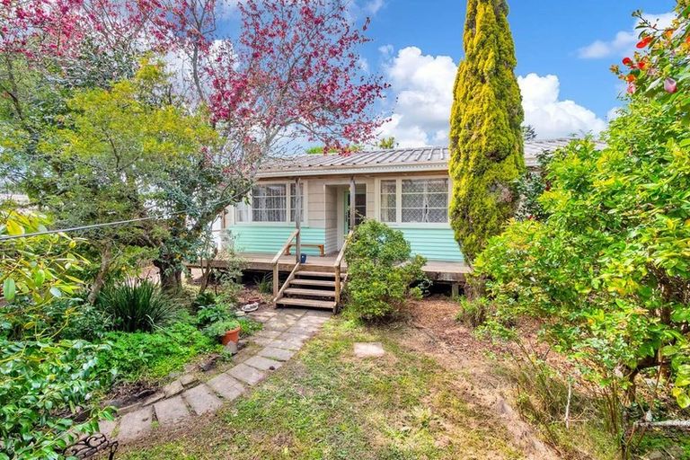Photo of property in 12 Kamara Road, Glen Eden, Auckland, 0602