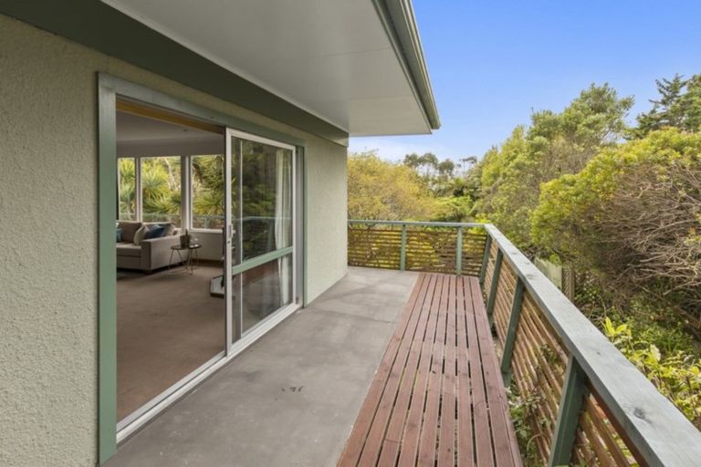 Photo of property in 205 Miromiro Road, Normandale, Lower Hutt, 5010