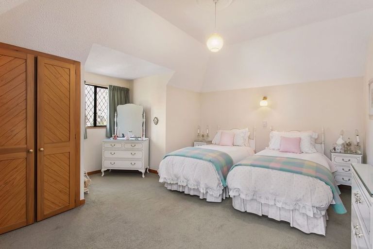 Photo of property in 252a Memorial Avenue, Burnside, Christchurch, 8053