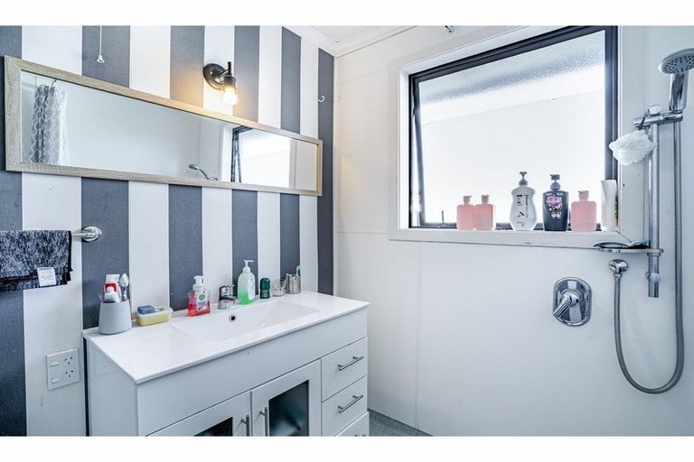 Photo of property in 8 Mackenzie Street, Winton, 9720