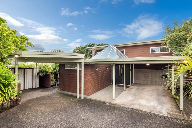Photo of property in 3 Augusta Place, Forrest Hill, Auckland, 0620