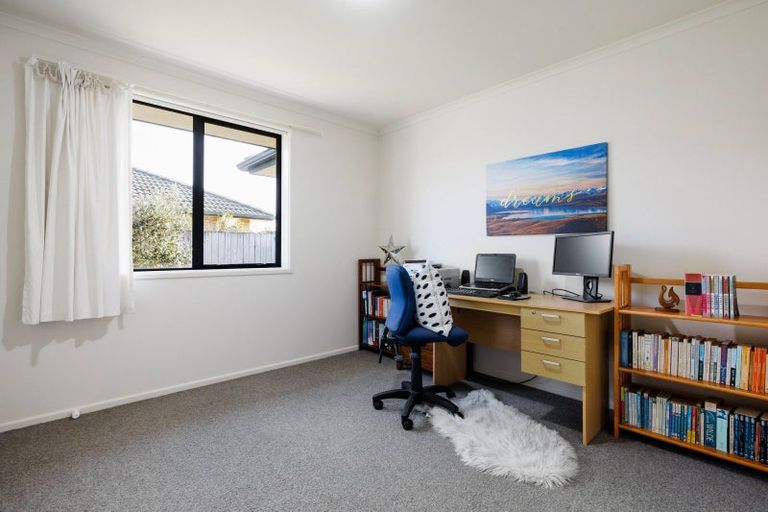 Photo of property in 6 Willscarlet Lane, Hamilton East, Hamilton, 3216