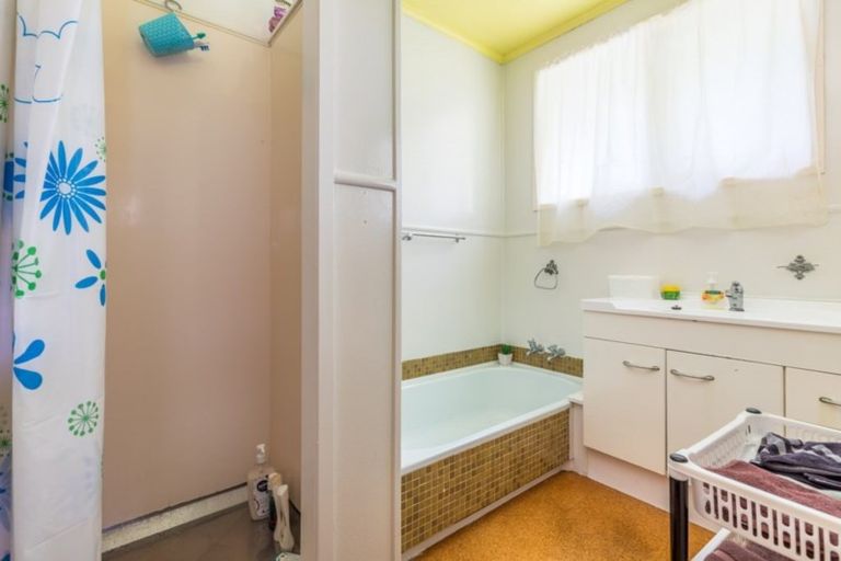 Photo of property in 11 Walden Place, Mangere East, Auckland, 2024