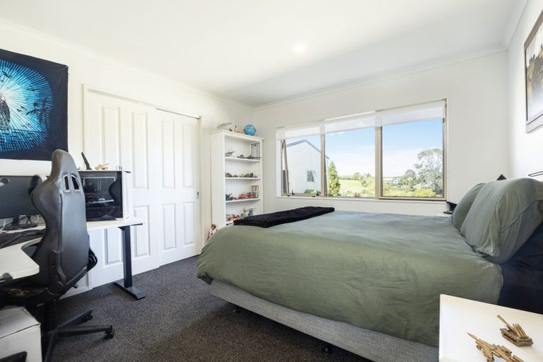 Photo of property in 35 Terry Smyth Drive, Kumeu, 0892