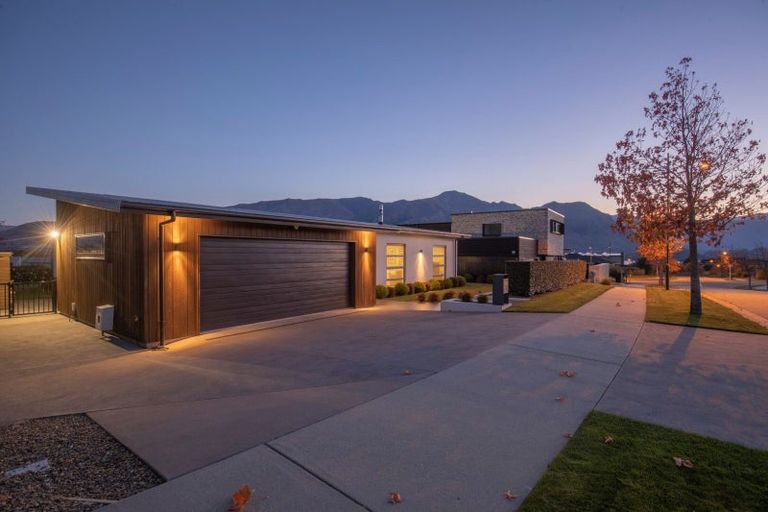 Photo of property in 36 Minaret Ridge, Wanaka, 9305