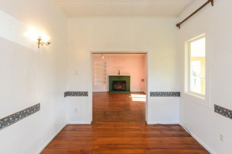 Photo of property in 30 Mill Road, Clive, 4102