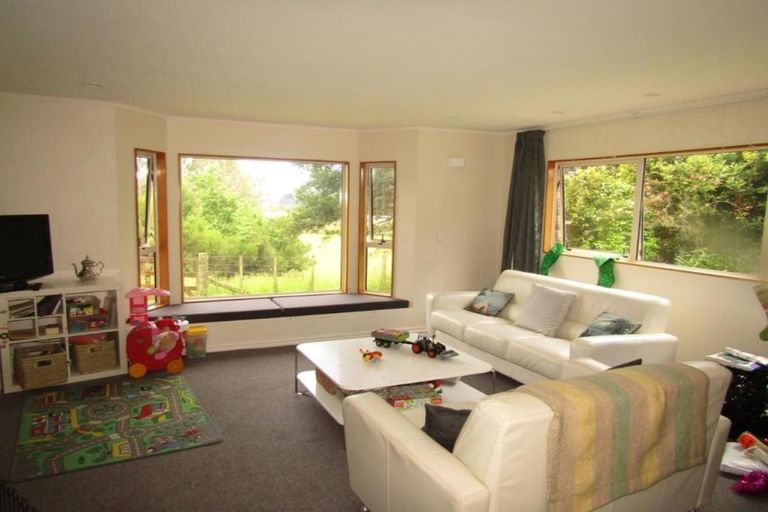 Photo of property in 2 Colletts Road, Mangaroa, Upper Hutt, 5371