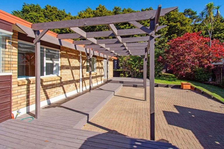 Photo of property in 52 Kuripaka Crescent, The Gardens, Auckland, 2105