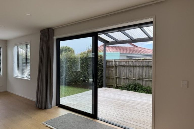 Photo of property in 54a Santiago Crescent, Unsworth Heights, Auckland, 0632