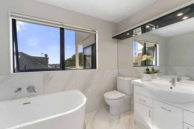 Photo of property in 136 Winara Avenue, Waikanae, 5036