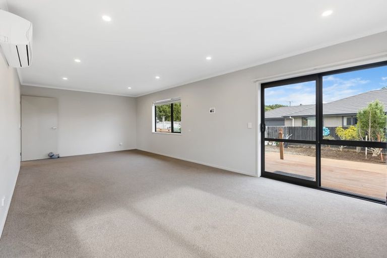 Photo of property in 21b Heta Road, Highlands Park, New Plymouth, 4312