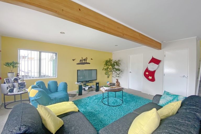 Photo of property in 1/9 Barcroft Place, Clendon Park, Auckland, 2103