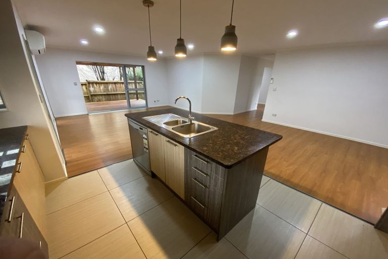 Photo of property in 41c Redoubt Road, Goodwood Heights, Auckland, 2105