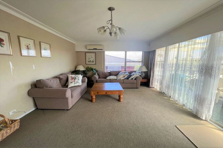 Photo of property in 18 Archmillen Avenue, Pakuranga Heights, Auckland, 2010
