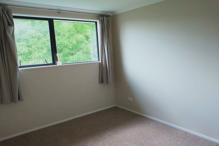Photo of property in 5 Waldorf Crescent, Orewa, 0931