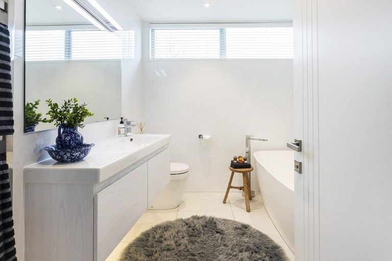 Photo of property in 11 Roa Road, Fendalton, Christchurch, 8041