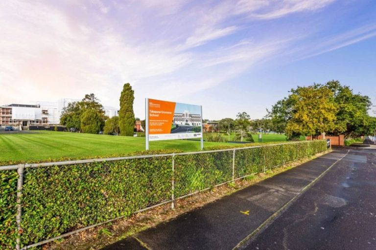 Photo of property in 15 Eversleigh Road, Belmont, Auckland, 0622