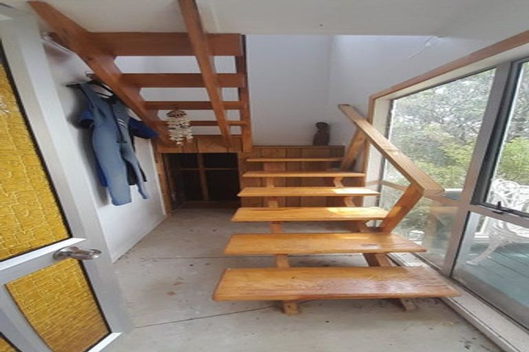 Photo of property in 31 Powells Road, Cable Bay, 0420