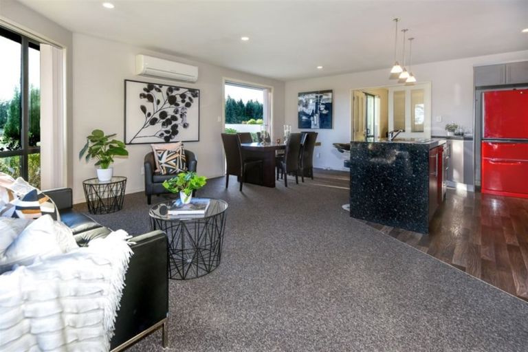 Photo of property in 94 Rothesay Road, Parklands, Christchurch, 8083