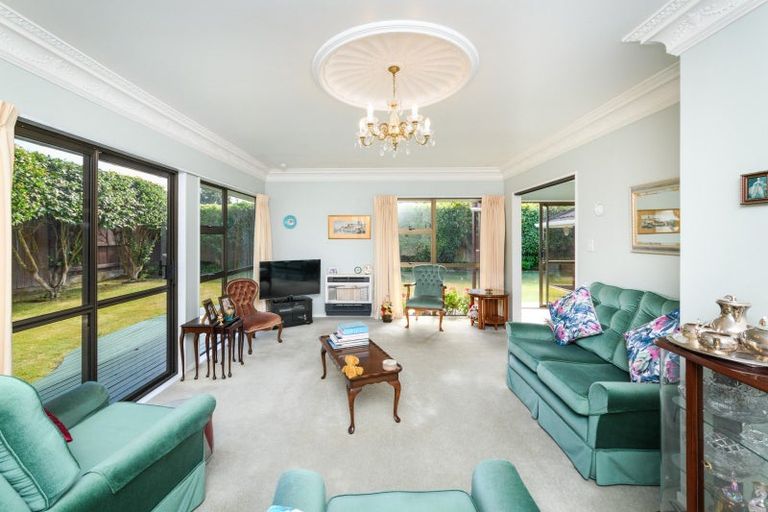 Photo of property in 20 Caulfield Place, Awapuni, Palmerston North, 4412