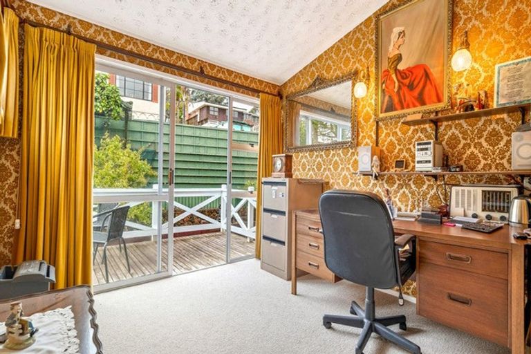 Photo of property in 32 Deane Avenue, Titirangi, Auckland, 0604