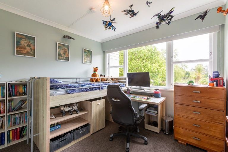 Photo of property in 77 Fergusson Street, Woodville, 4920