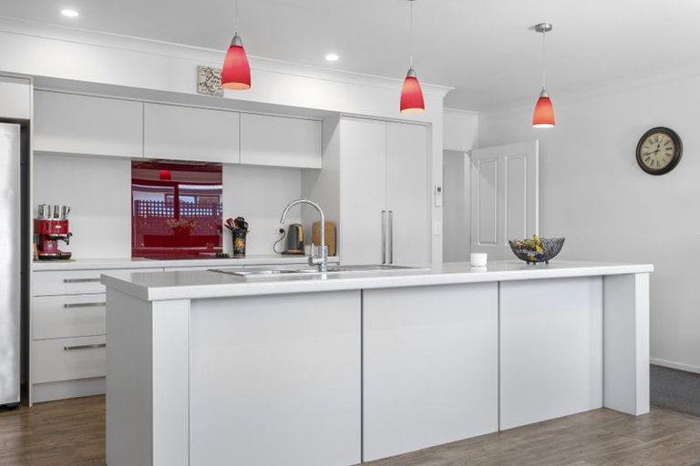 Photo of property in 25 Wineberry Avenue, Amberley, 7410