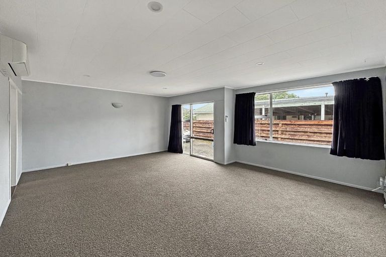 Photo of property in 270b Wellington Road, Wainuiomata, Lower Hutt, 5014