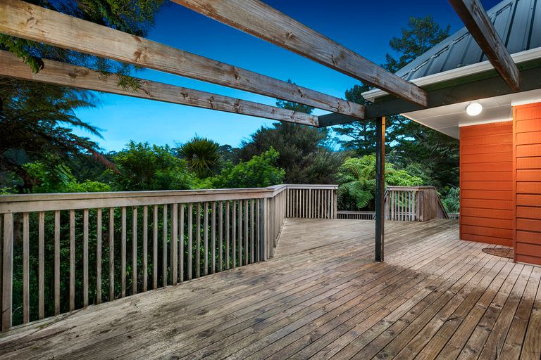 Photo of property in 174 Shaw Road, Oratia, Auckland, 0604