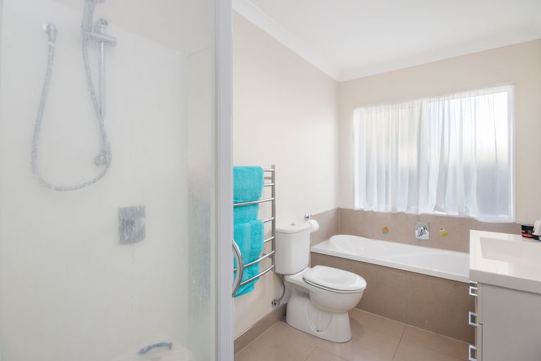 Photo of property in 19 Magnolia Drive, Waiuku, 2123