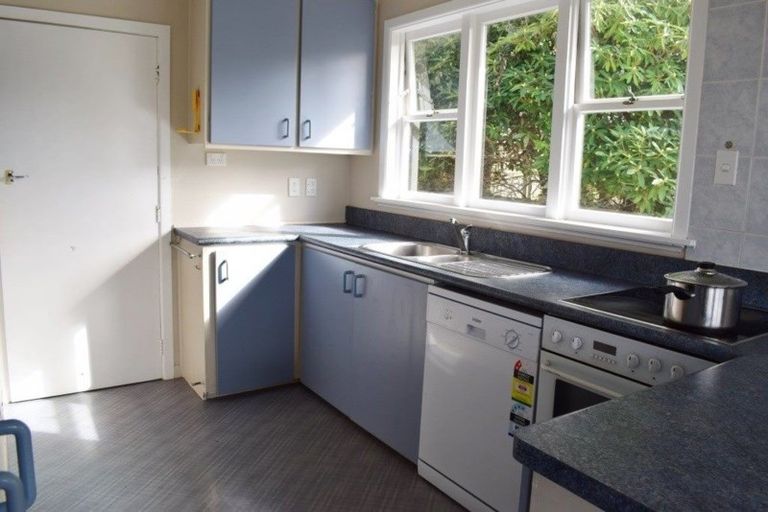 Photo of property in 68 Lyons Avenue, Murrays Bay, Auckland, 0630