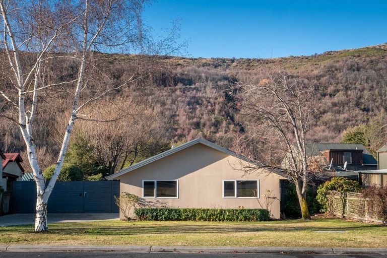 Photo of property in 81 Devon Street, Arrowtown, 9302