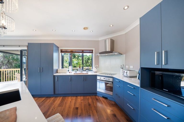 Photo of property in 20 Wantwood Grove, Churton Park, Wellington, 6037