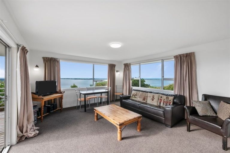 Photo of property in 65 Saint Andrews Hill Road, Mount Pleasant, Christchurch, 8081