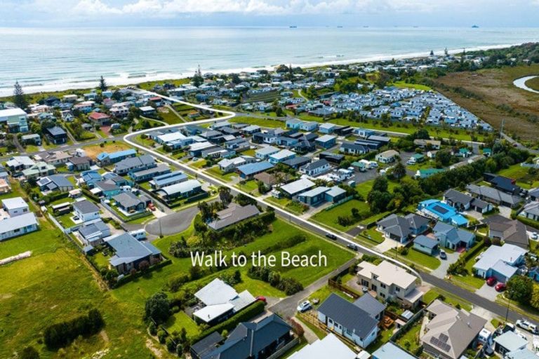 Photo of property in 30 Surfers Avenue, Waihi Beach, 3611