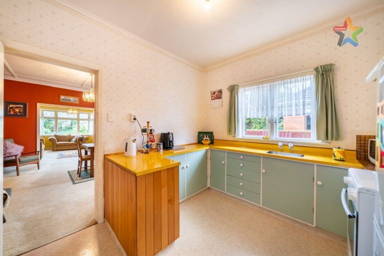 Photo of property in 11 Raymond Terrace, Fairfield, Lower Hutt, 5011