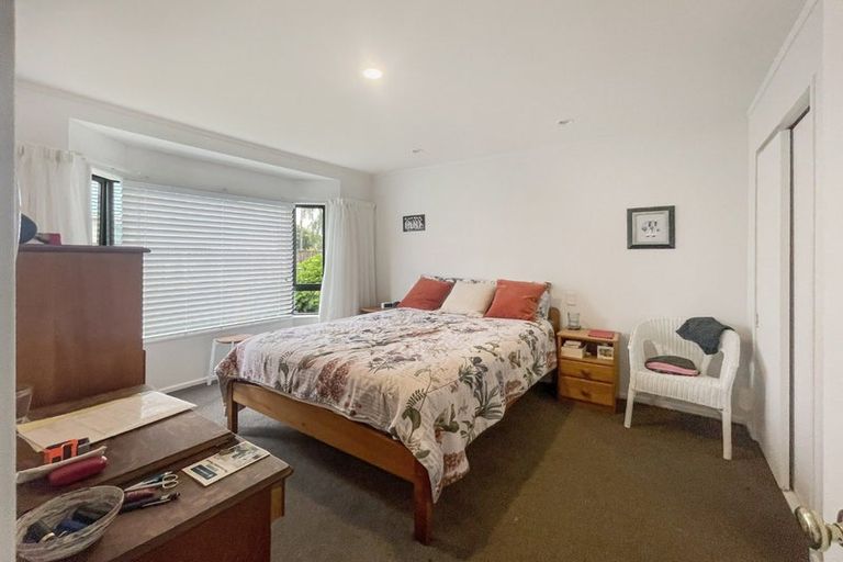 Photo of property in 2/358 Waiwhetu Road, Fairfield, Lower Hutt, 5011