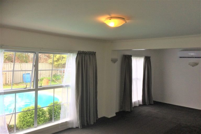 Photo of property in 14 Alton Terrace, Pakuranga Heights, Auckland, 2010