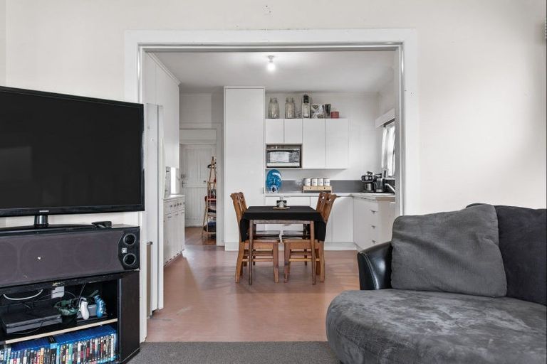 Photo of property in 101 De Lautour Road, Inner Kaiti, Gisborne, 4010